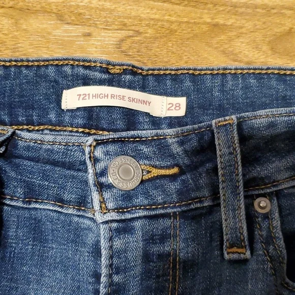 Levi's 721 High Rise Skinny Womens Distressed Jeans Size 28 (Length 30) - Picture 5 of 15